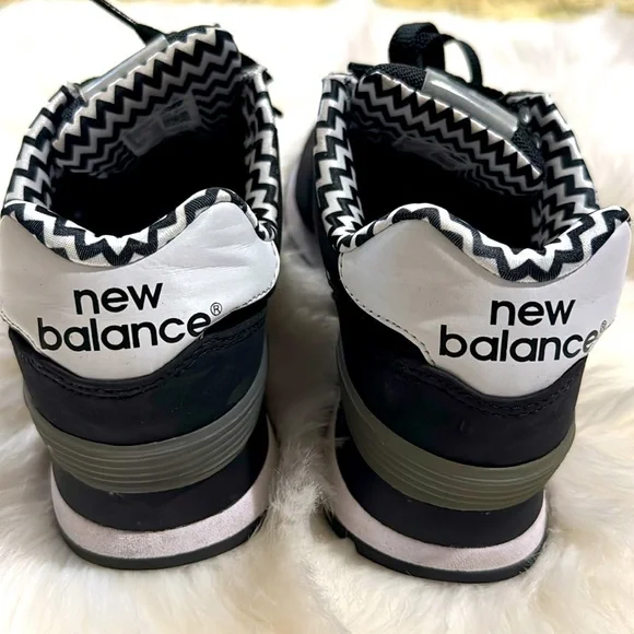 NEW BALANCE ~  574 - Picture 4 of 8